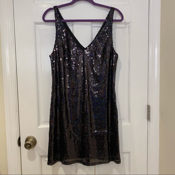 Line & Dot Thea Sequin Mini Dress in Black, Deep V-neck, NWT, Hidden Side Zipper - Picture 15 of 15
